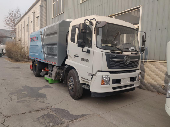 TZ5180TXCDF6X型強(qiáng)力吸塵掃路車(chē)